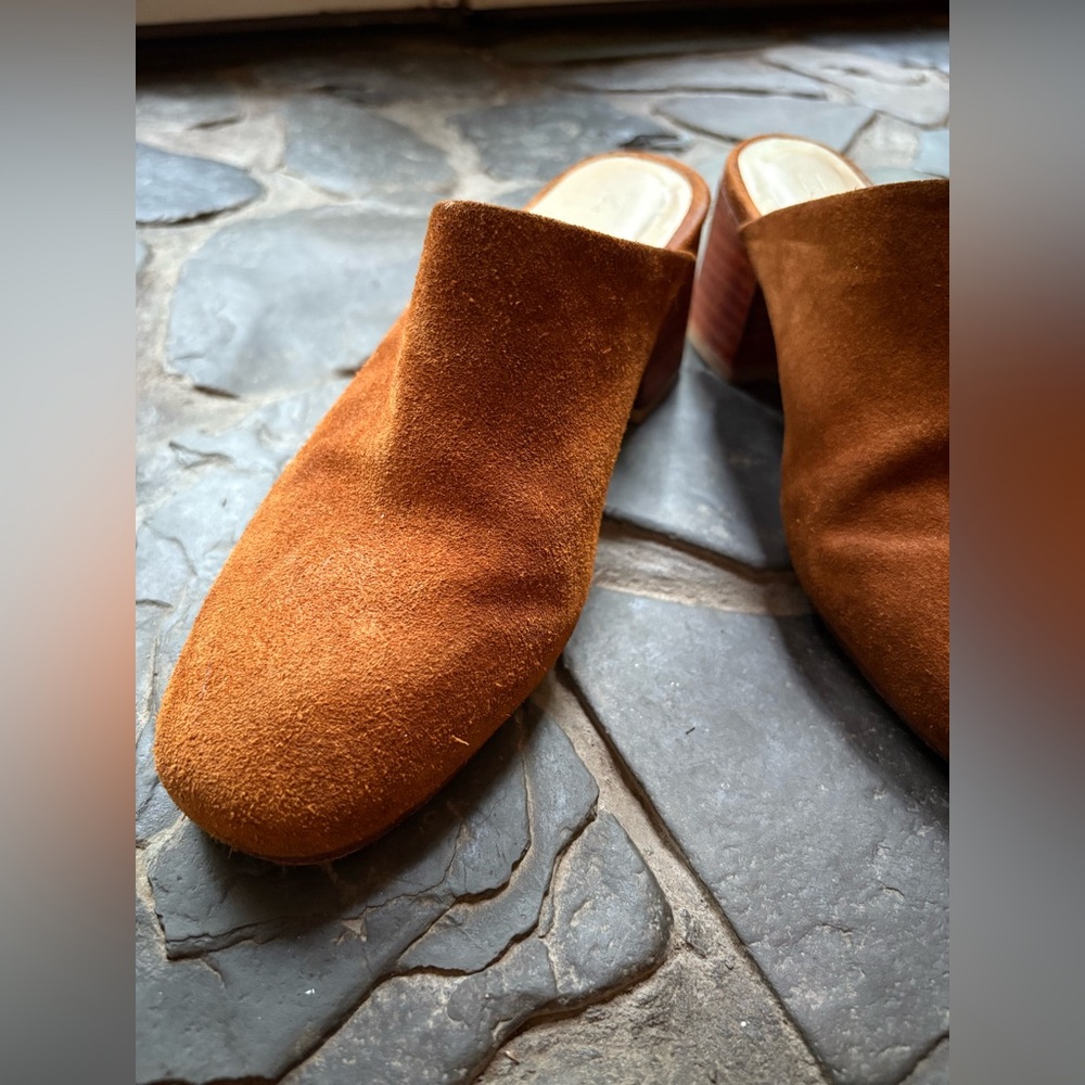 Nisolo - All Day Heeled Suede Mule - Picture 2 of 13